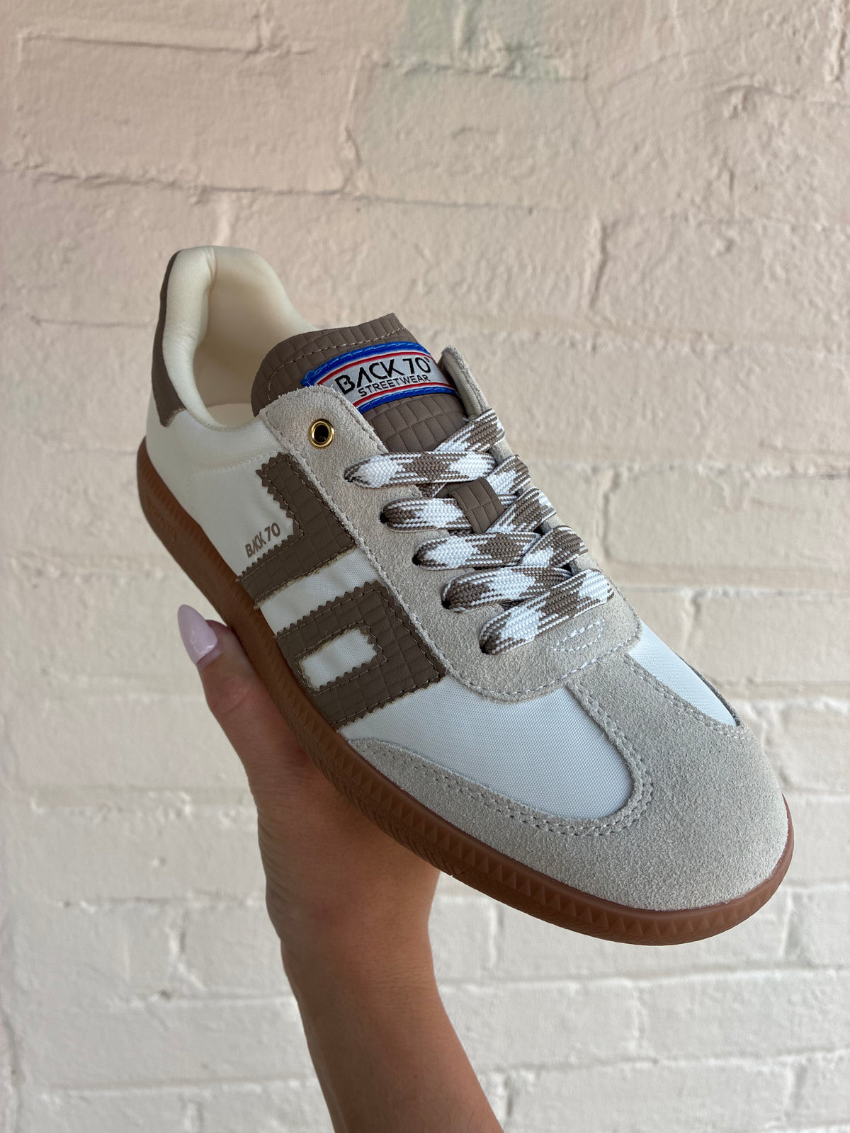 Back70 Ghost in Taupe